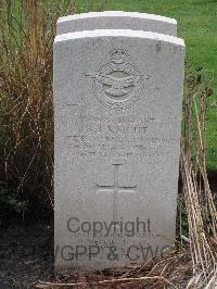 Berlin 1939-1945 War Cemetery - Knight, Ronald James