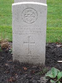 Berlin 1939-1945 War Cemetery - Lansdown, Thomas William