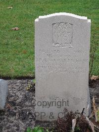 Berlin 1939-1945 War Cemetery - Leeming, Richard Anthony