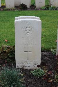 Berlin 1939-1945 War Cemetery - Lewis, Roy Arthur