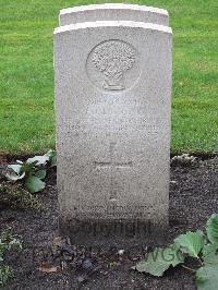 Berlin 1939-1945 War Cemetery - Lindsay, Frederic James