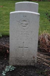 Berlin 1939-1945 War Cemetery - Logue, Daniel