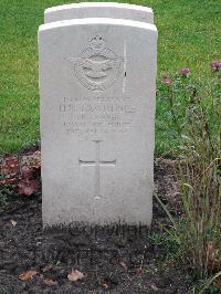 Berlin 1939-1945 War Cemetery - Lawrence, Harold Raymond