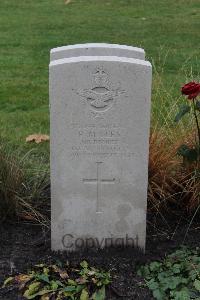 Berlin 1939-1945 War Cemetery - Lees, Peter Middleton