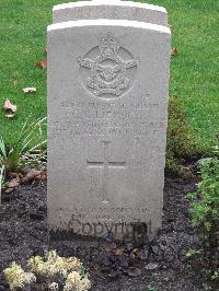 Berlin 1939-1945 War Cemetery - Liersch, Claude Charles