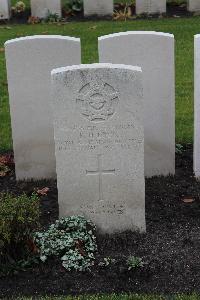 Berlin 1939-1945 War Cemetery - Lock, Robert Henry
