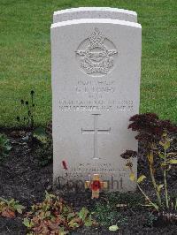 Berlin 1939-1945 War Cemetery - Loney, Glen Benson
