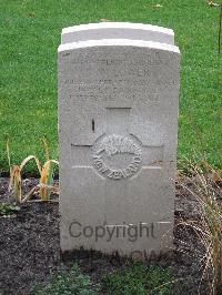 Berlin 1939-1945 War Cemetery - Lower, Roy Wolseley