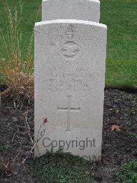 Berlin 1939-1945 War Cemetery - Lowlett, Norman Bernard