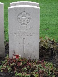 Berlin 1939-1945 War Cemetery - Lynn, Barry Everett