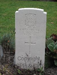 Berlin 1939-1945 War Cemetery - MacK, Sandra Ann