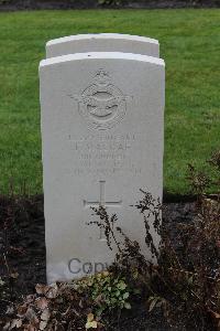 Berlin 1939-1945 War Cemetery - MacRae, Finlay