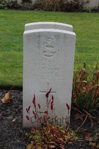 Berlin 1939-1945 War Cemetery - Mate, Victor Hugo