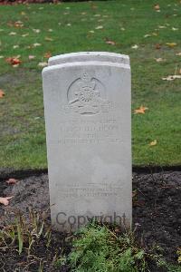 Berlin 1939-1945 War Cemetery - McCutcheon, Thomas