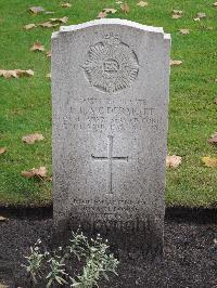 Berlin 1939-1945 War Cemetery - McDermott, T P