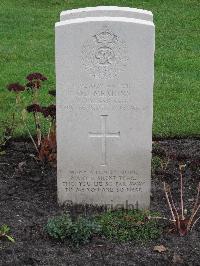 Berlin 1939-1945 War Cemetery - Meakins, Oliver John