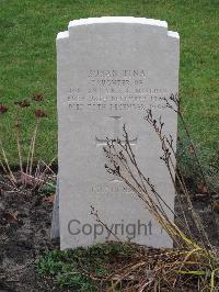 Berlin 1939-1945 War Cemetery - Minchin, Susan Tina