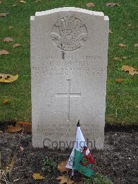 Berlin 1939-1945 War Cemetery - Morris, P R