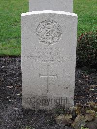 Berlin 1939-1945 War Cemetery - Morris, Wilfred