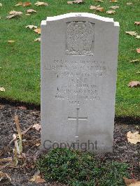 Berlin 1939-1945 War Cemetery - Mullett, A E