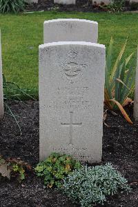 Berlin 1939-1945 War Cemetery - Myers, Douglas Vernon