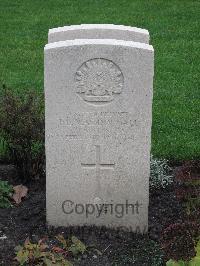 Berlin 1939-1945 War Cemetery - MacDougall, Ian Lachlan