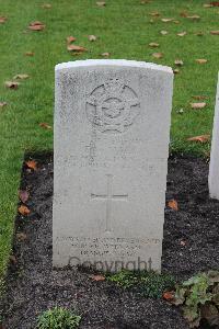 Berlin 1939-1945 War Cemetery - MacK, Frank Wharton