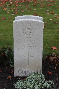 Berlin 1939-1945 War Cemetery - MacLagan, Gerald