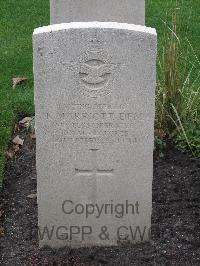 Berlin 1939-1945 War Cemetery - Marriott, Kenneth