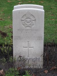 Berlin 1939-1945 War Cemetery - Martin, Thomas James
