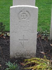 Berlin 1939-1945 War Cemetery - Matthews, Frederick Owen