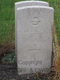 Berlin 1939-1945 War Cemetery - McCurry, James