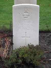 Berlin 1939-1945 War Cemetery - McDougall, Alexander