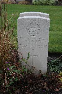 Berlin 1939-1945 War Cemetery - McKay, Hugh Robert