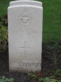 Berlin 1939-1945 War Cemetery - McKendry, Denis Charles James