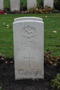 Berlin 1939-1945 War Cemetery - McLean, John Gold