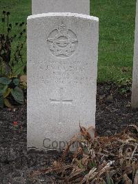 Berlin 1939-1945 War Cemetery - Middlemas, Robert James