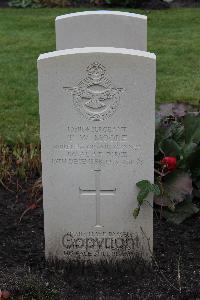 Berlin 1939-1945 War Cemetery - Moore, Thomas Watson