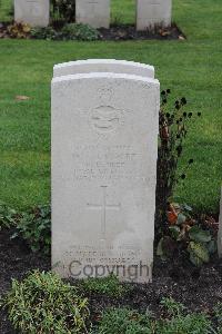 Berlin 1939-1945 War Cemetery - Moore, William Sidney John