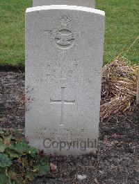 Berlin 1939-1945 War Cemetery - Moreton, Arthur Hugh