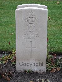 Berlin 1939-1945 War Cemetery - Morris, Frederick Thomas