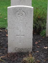 Berlin 1939-1945 War Cemetery - Munroe, William