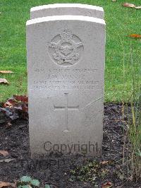 Berlin 1939-1945 War Cemetery - Muntz, Joseph William