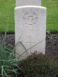 Berlin 1939-1945 War Cemetery - Nielson, Searn Wrist