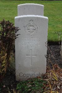 Berlin 1939-1945 War Cemetery - Nutman, John Runniff