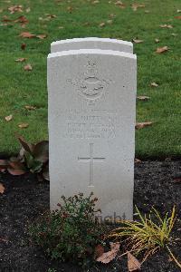 Berlin 1939-1945 War Cemetery - Nuttman, Douglas John