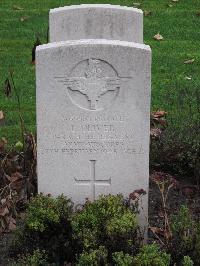 Berlin 1939-1945 War Cemetery - Oliver, Edward