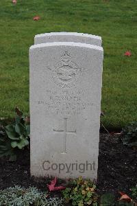 Berlin 1939-1945 War Cemetery - Olver, Robert Duncan