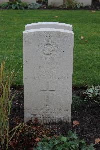 Berlin 1939-1945 War Cemetery - Park, Douglas