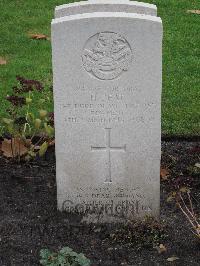 Berlin 1939-1945 War Cemetery - Peat, Harold